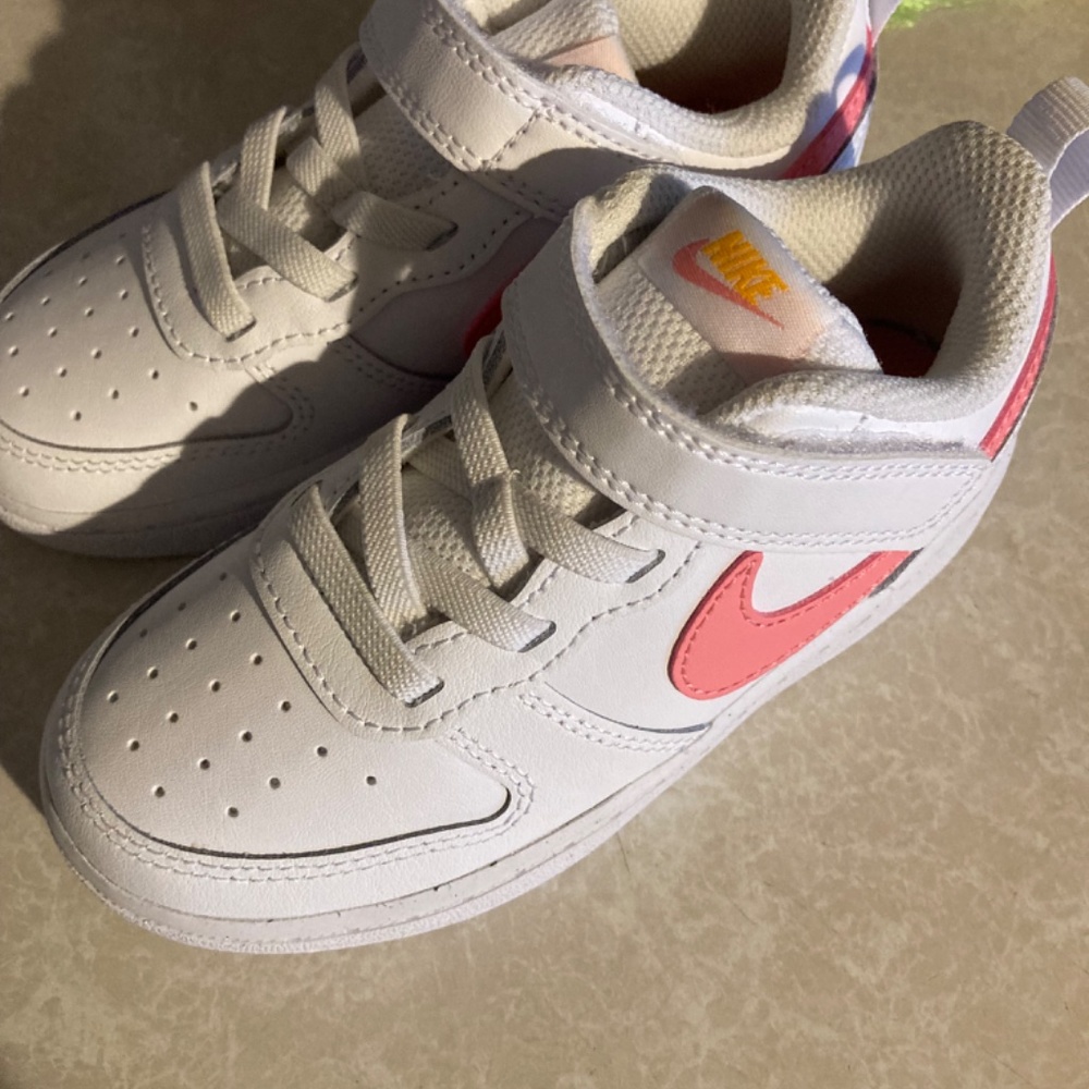 Nikes size 11 - Picture 3 of 3